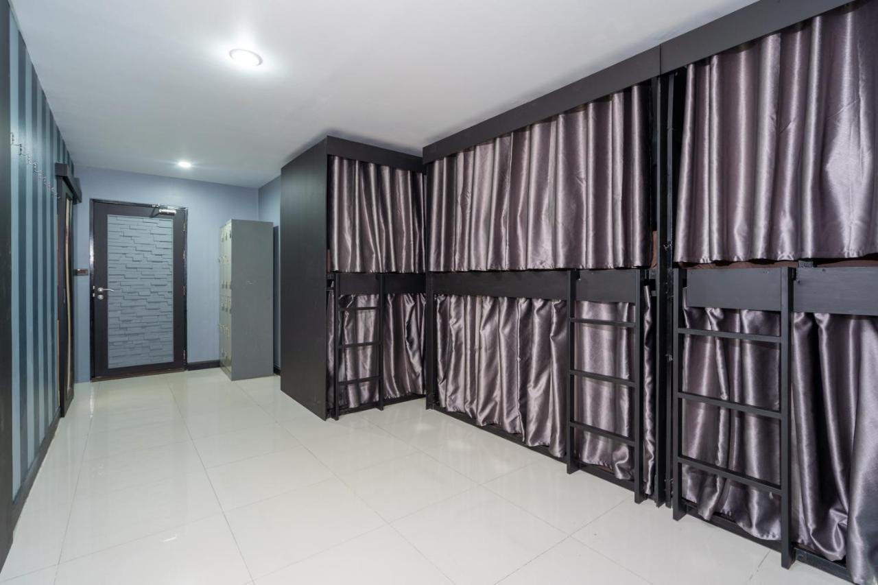 Black Pantera Hostel Patong Exterior photo