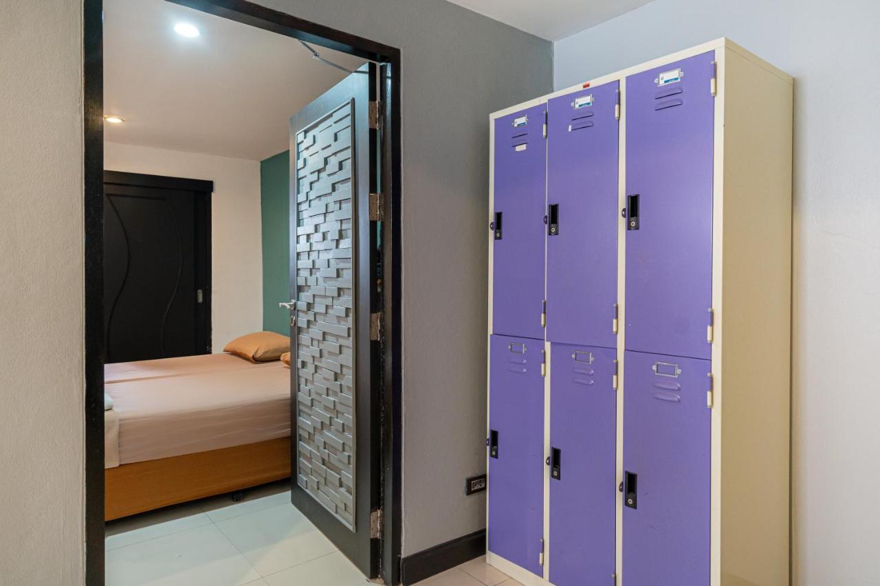 Black Pantera Hostel Patong Exterior photo