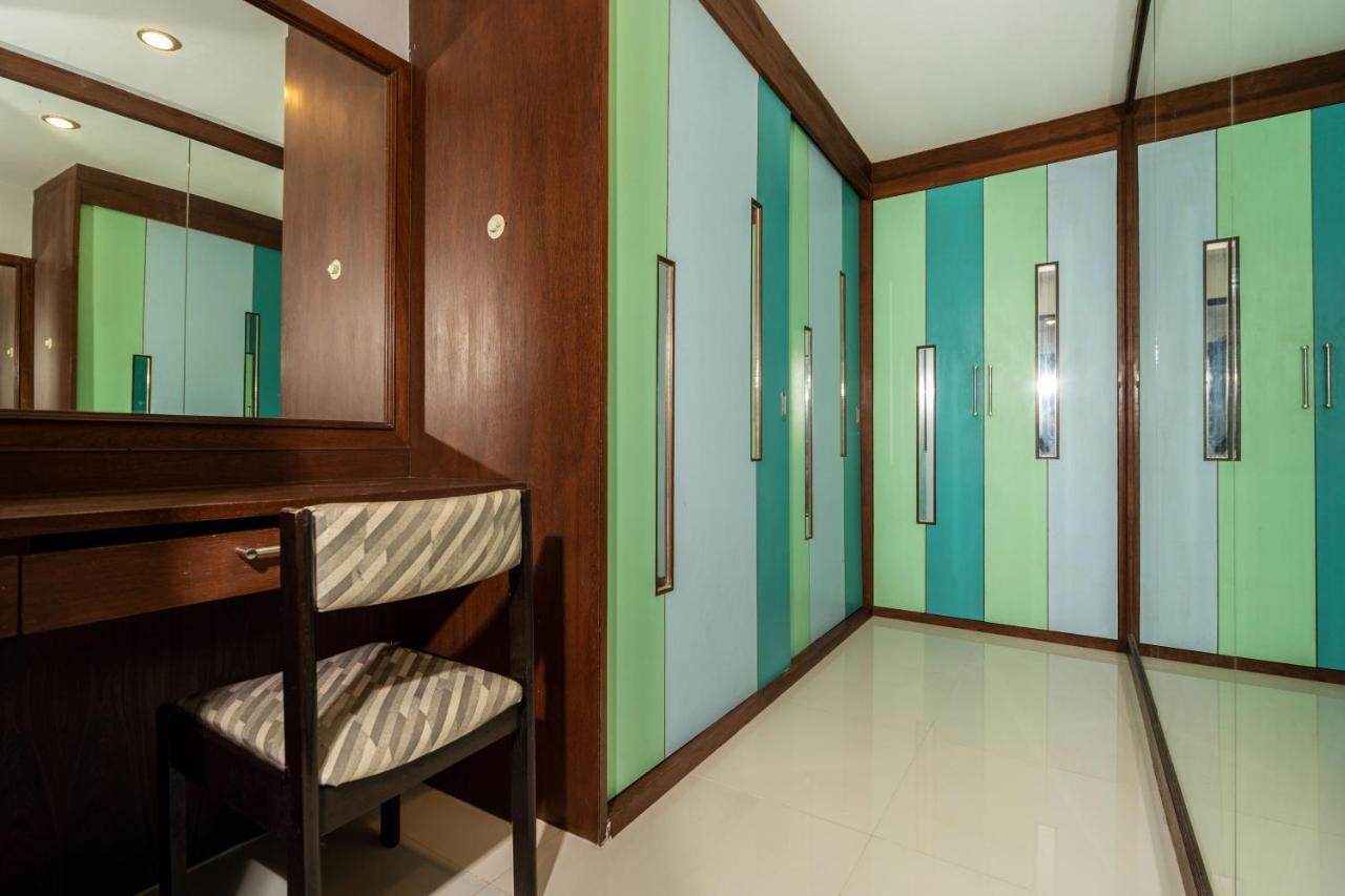 Black Pantera Hostel Patong Exterior photo